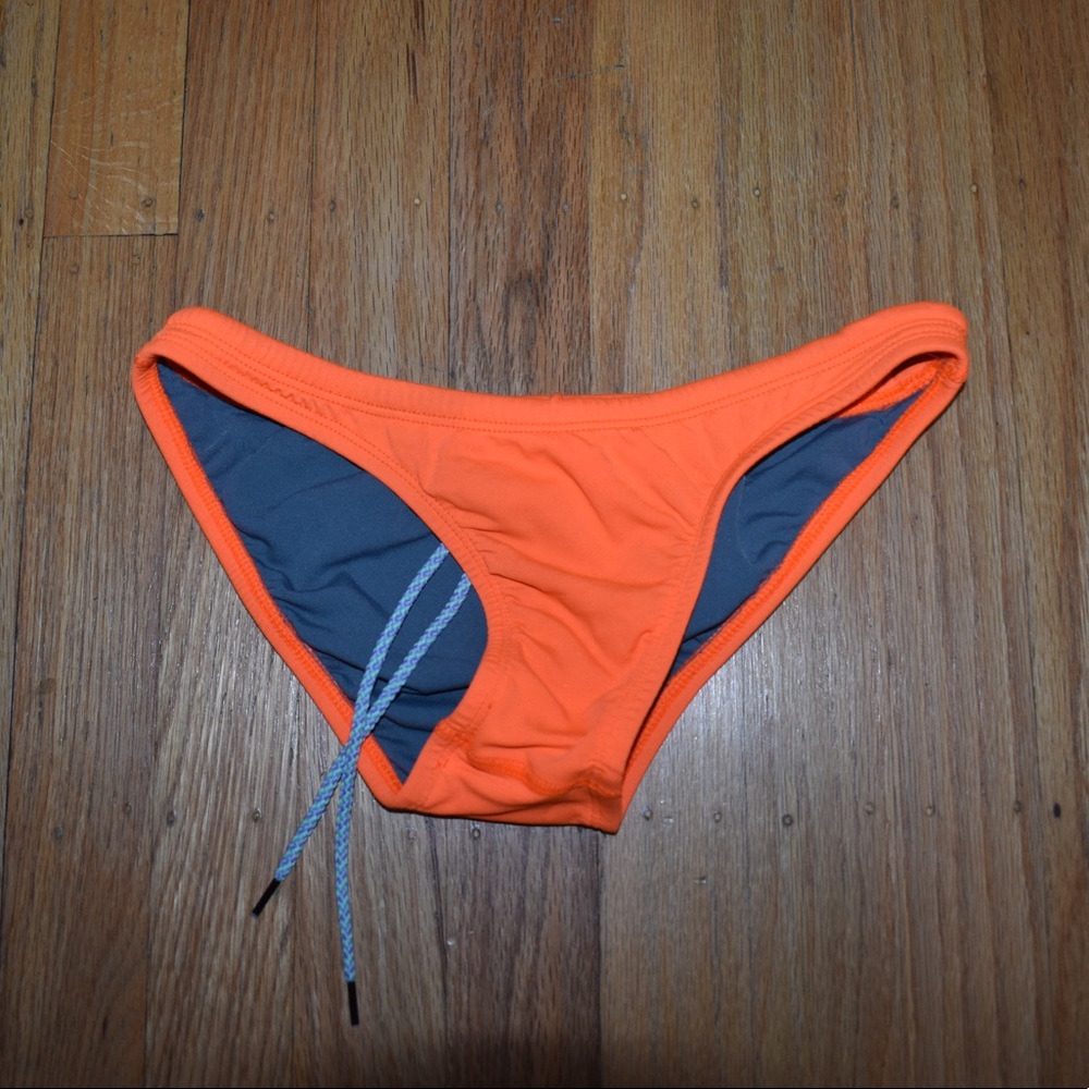 Jolyn swim bottoms small; orange